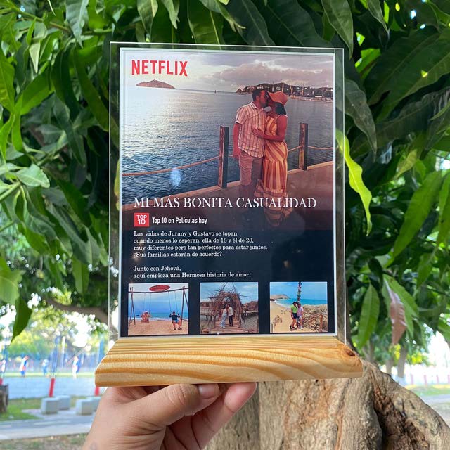 Placa personalizada de Netflix o Spotify