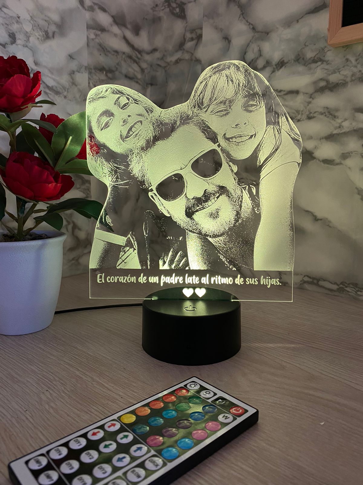 Lámpara led foto real grabada base plástica