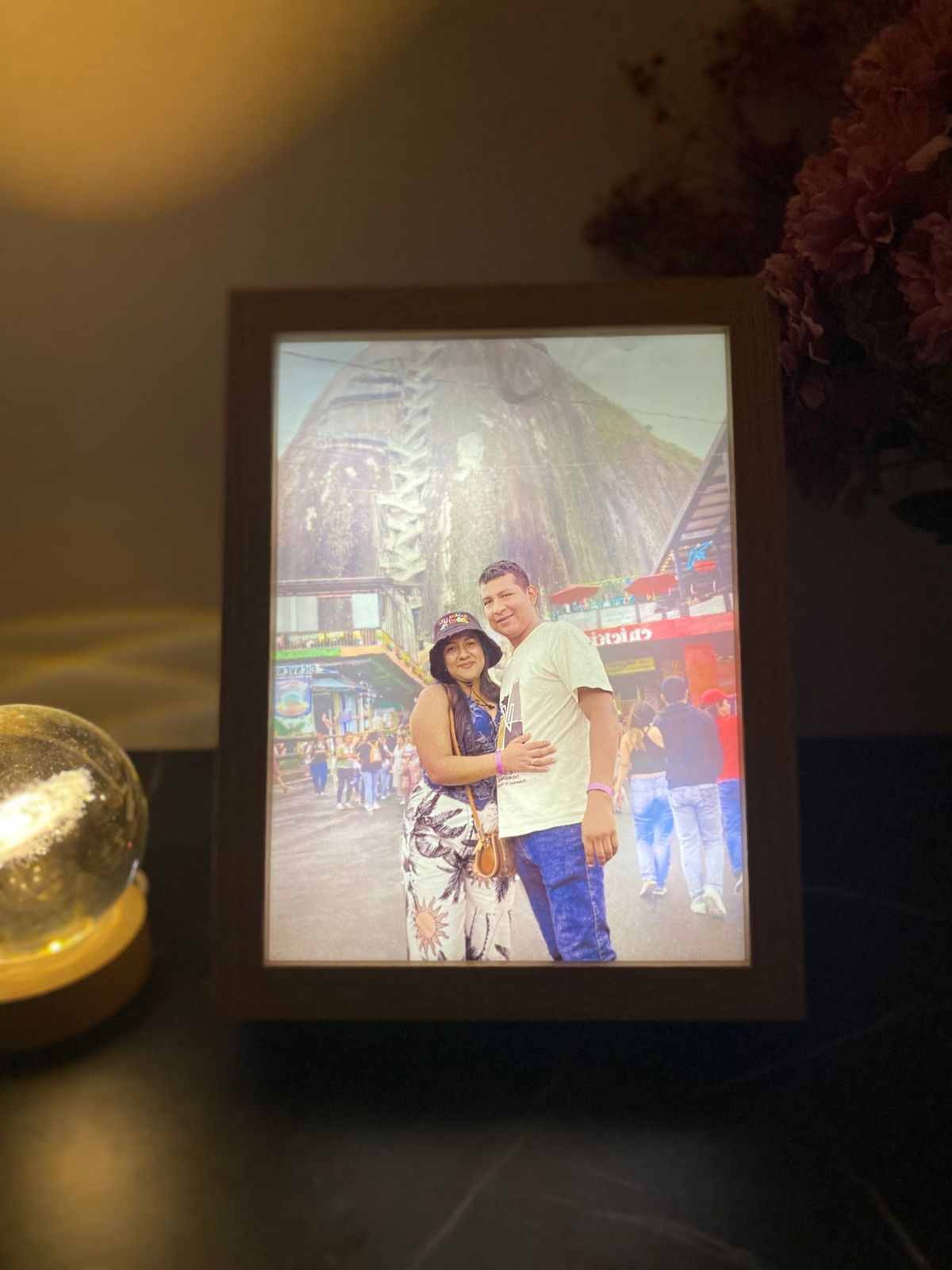 Portarretrato 4D personalizado recargable