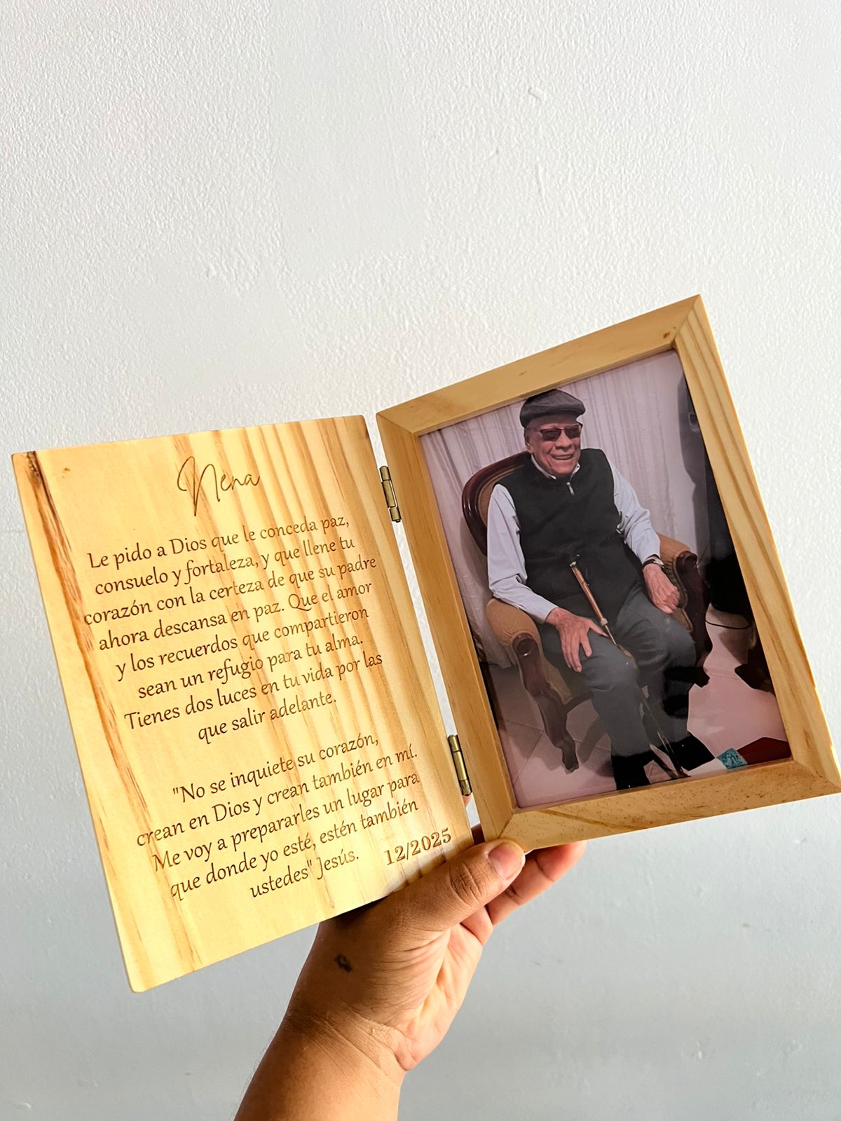 Cuadro elegante en madera