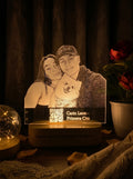 Lámpara led foto real grabada con base en madera